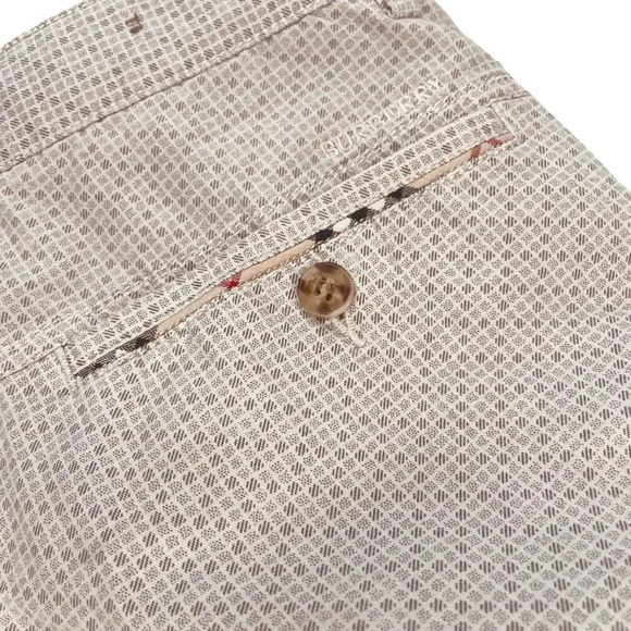 Burberry Men's Cream & Gray Gingham Flat Front Shorts - Picture 10 of 12